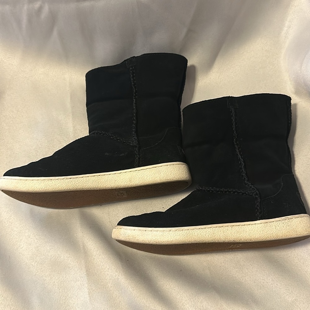 UGG boots size 6 1/2